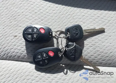 2013 Toyota Sienna Le 7 Passenger z USA, uszkodzony, nr VIN 5TDJK3DC1DS070615